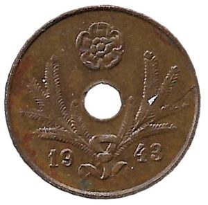 Finland. 1943. 5 Pennia with center hole. 1.30g. Copper. VF. C523. RI.10