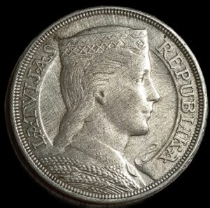 Latvia. 1931. 5 Lati. 24.98g. Silver .835. XF. C727. RI.8